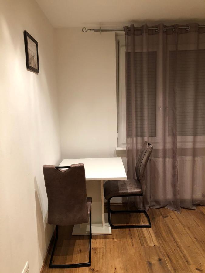 Nina Apartment Wiener Neustadt Zewnętrze zdjęcie